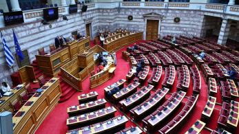 Από τη δημοσιονομική σταθερότητα στις πολιτικές αντιπαραθέσεις - Το κυβερνητικό στίγμα και οι ρωγμές στην αντιπολίτευση