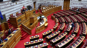 Εύχονται ακυβερνησία και πετάνε απειλές για ειδικά δικαστήρια