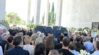 Συγκίνηση στο τελευταίο «αντίο» του Ανδρέα Μαζαράκη (photo)