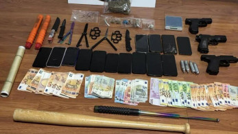 Ανήλικοι «βαποράκια» σε πλατείες και σχολεία - Πώς στρατολογούσαν παιδιά 13 και 14 ετών (video)