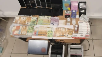 Στα «δίχτυα» της ΕΛΑΣ κύκλωμα τοκογλυφίας και εκβιασμών - Τέσσερις συλλήψεις