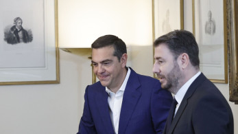 ΠΑΣΟΚ-ΕΛΑΣ: κακό χωριό τα λίγα και... ανακυκλωμένα σπίτια
