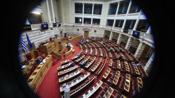 H «συμμαχία των απελπισμένων»: σκανδαλολογία και λάσπη στον ανεμιστήρα