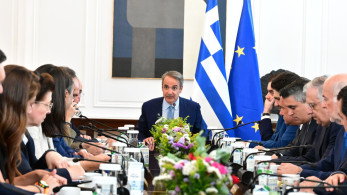 Κυριάκος Μητσοτάκης στο Υπουργικό: Η πολιτεία τιμά τους πυροσβέστες - Έχουμε μπροστά μας δύσκολες ημέρες