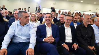 Ηλεκτροσόκ στο ΠΑΣΟΚ η παρουσία Δούκα - Κουρέτα δίπλα στον Τσίπρα