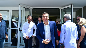 Τσίπρας πουλάει πάλι «κοινωνικά συμβόλαια», «νέα μεταπολίτευση» και «συμμετοχική δημοκρατία»