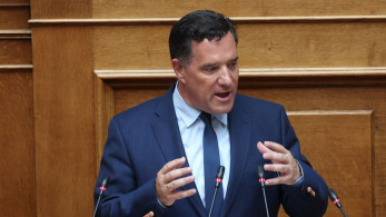 Άδωνις Γεωργιάδης: επικαλείται ρεπορτάζ του «Μανιφέστο» για τα σπιτάκια ανακύκλωσης - «Πού είναι το σκάνδαλο;»