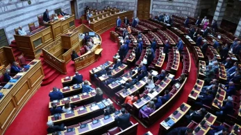 Νερό, φωτιές, αρχαία μνημεία: 10 ημέρες, 3 απίστευτα fake news από την αντιπολίτευση