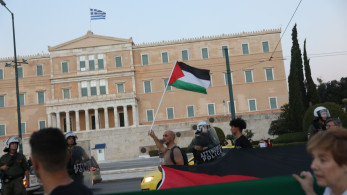 Η πόλη ανήκει στους λίγους που φωνάζουν και βασανίζουν τους πολλούς