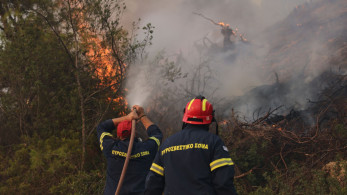 Φωτιά στην Πάρο: Ενισχύονται οι δυνάμεις - Πυροσβέστες από Σύρο και Νάξο