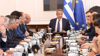 Δουλειά του κράτους δεν είναι να κουνάει το δάχτυλο, είναι να δίνει το χέρι
