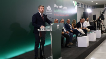 ΠΑΣΟΚ-ΕΛ.Α.Σ. χέρι χέρι: ο κόσμος το ’χει τούμπανο κι αυτοί κρυφό καμάρι