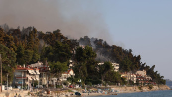 Πυρκαγιά στη Χαλκιδική: πού μπορούν να μείνουν οι πολίτες μετά τις εκκενώσεις