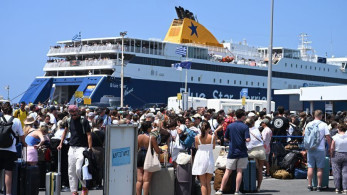 Επιστρέφουν οι αδειούχοι του Αυγούστου: Αυξημένη η κίνηση στα λιμάνια της Αττικής (VIDEO)