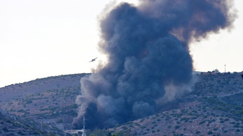 Φωτιά στη Σαλαμίνα: μήνυμα 112 για εκκένωση δύο περιοχών (video)
