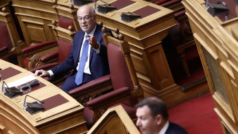 «Δες πώς κατάντησες το κόμμα σου»: η απάντηση Φλωρίδη στον Δουδωνή στη Βουλή