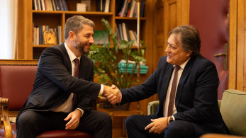 Συνεργασία ΠΑΣΟΚ-ΕΛΑΣ: συζητήσεις στο προσκήνιο και το παρασκήνιο για κοινό μέτωπο