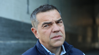 Ο Τσίπρας προσπαθεί να διασωθεί με φθηνό λαϊκισμό