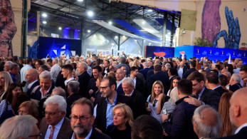 Καλά τα εσωκομματικά παίγνια, υπάρχει όμως και η χώρα