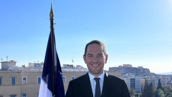 Με Μαζωνάκη και φραπέ συστήθηκε ο νέος Γάλλος πρέσβης στους Έλληνες