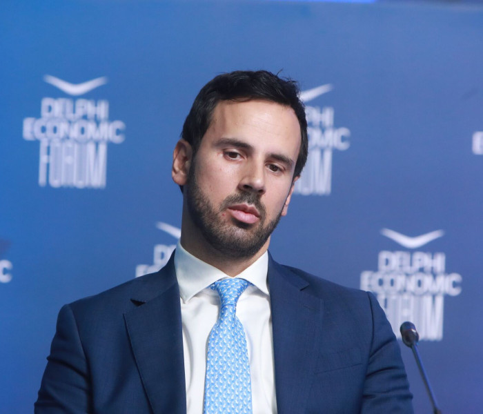 Nίκος Ρωμανός κατά Αλέξη Τσίπρα: Ξεπερνά τα όρια της κωμωδίας (video)