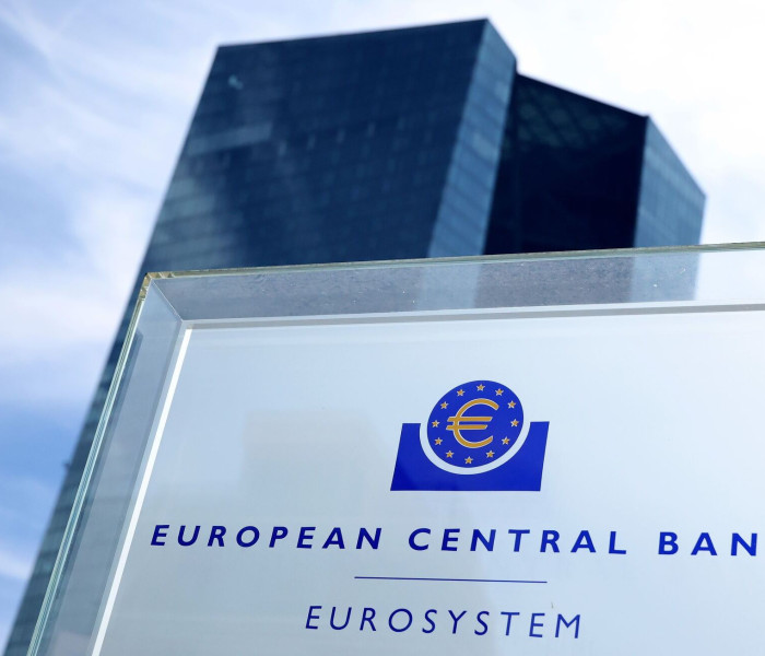 ΕΚΤ: Σταθερά τα επιτόκια, αυξάνονται οι κίνδυνοι από την ενεργειακή κρίση