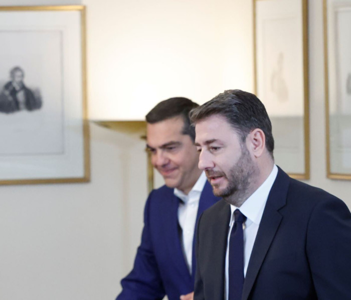 Πολιτικό παζάρι στην Κεντροαριστερά: Ο Ανδρουλάκης ψάχνει εφεδρείες και ο Τσίπρας συμμάχους
